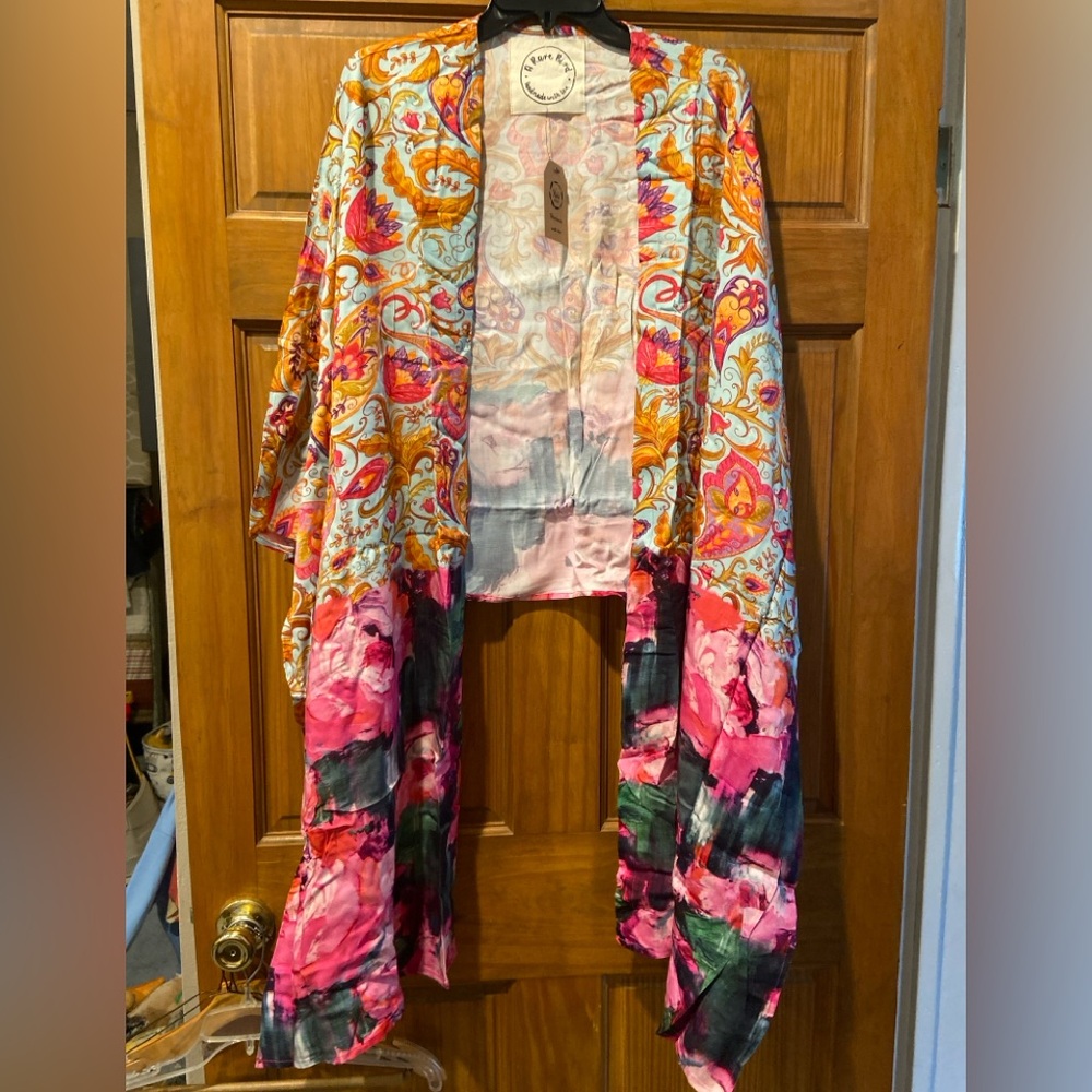NWT! A Rare Bird Floral Multicolor Women's Kimono Jacket called in the garden